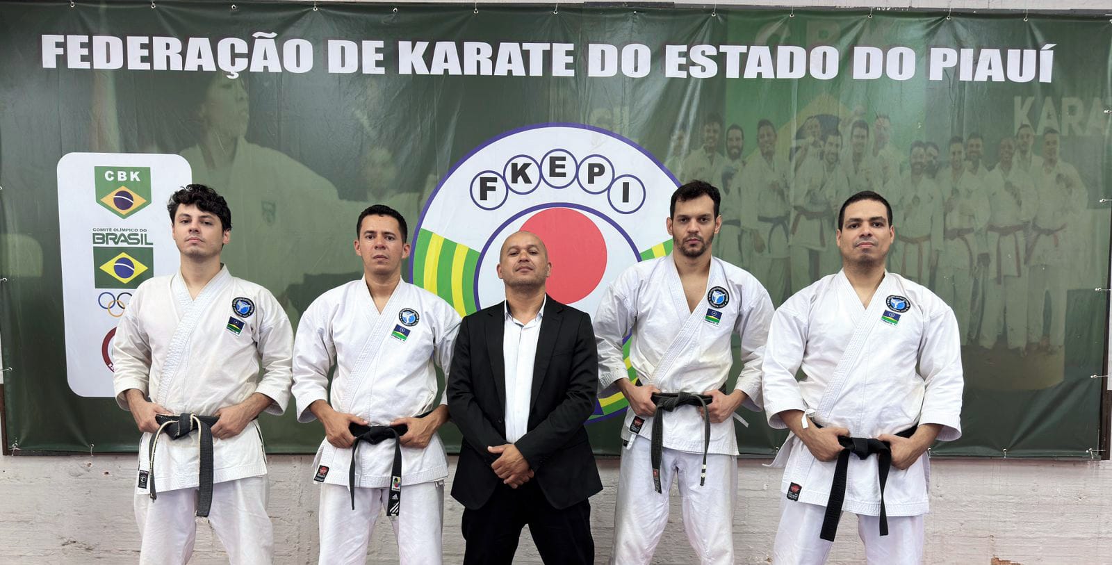 Quatro Karatecas Da Eskashogun São Graduados Faixa Preta Pela Federação De Karatê Do Estado Do 