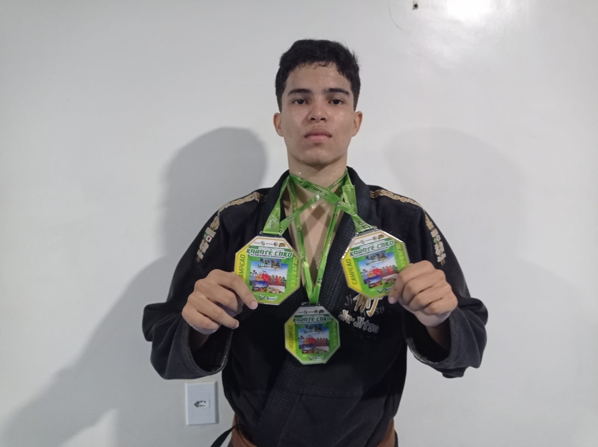 Luiz Otávio Cavalcante foi campeão na modalidade kata individual, vice-campeão na modalidade kumite e campeão na modalidade kata em equipe