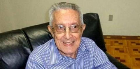 Escritor e romancista piauiense Assis Brasil morre aos 92 anos em Teresina
