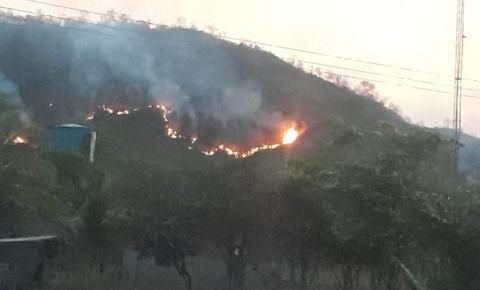 Incêndio na região das Matas, em Santa Filomena, dura vários dias e continua avançando