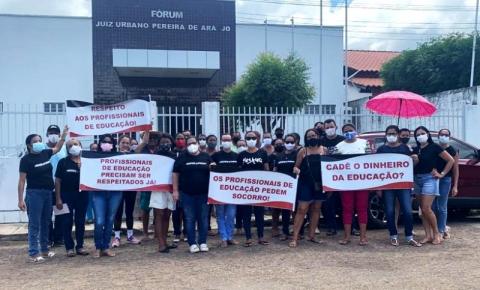 Professores de Parnaguá realizam manifestação pelo salário não pago de dezembro