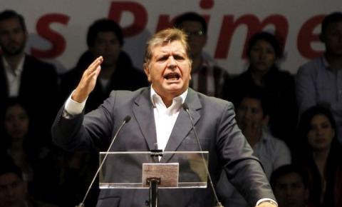Ex-presidente do Peru dá tiro na cabeça ao receber ordem de prisão
