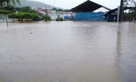 Fortes chuvas causam inundações no Extremo-Sul do Piauí