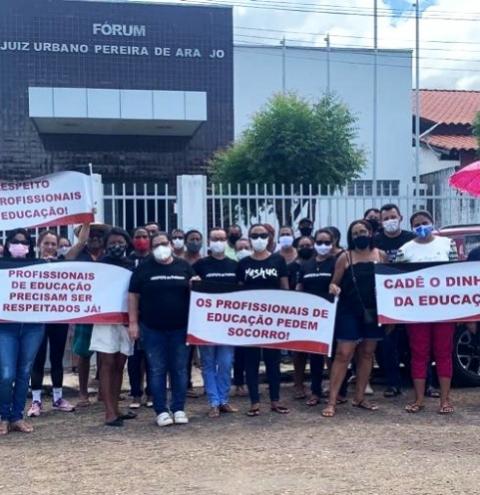Professores de Parnaguá realizam manifestação pelo salário não pago de dezembro
